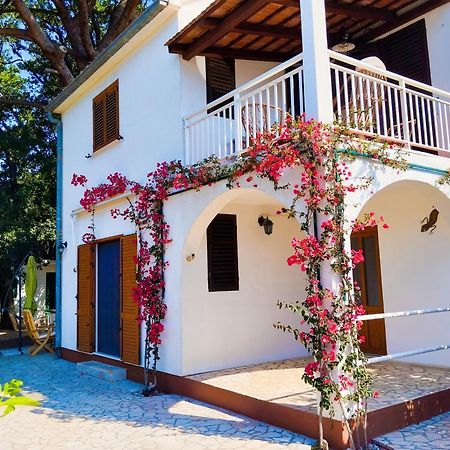 Holiday House Pinus Pinea 비간즈 외부 사진